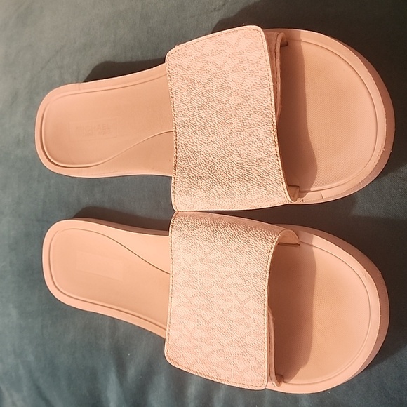 Michael Kors MK Signature Logo Print Wade Slide Size 11 - Picture 2 of 4